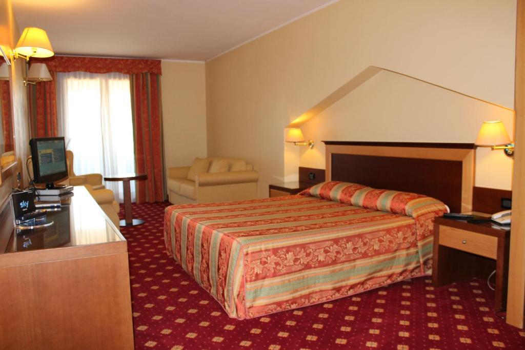Hotel Grillo Assemini Quarto foto