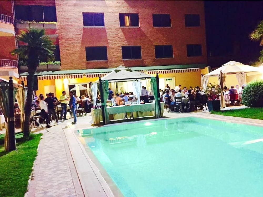 Hotel Grillo Assemini Exterior foto